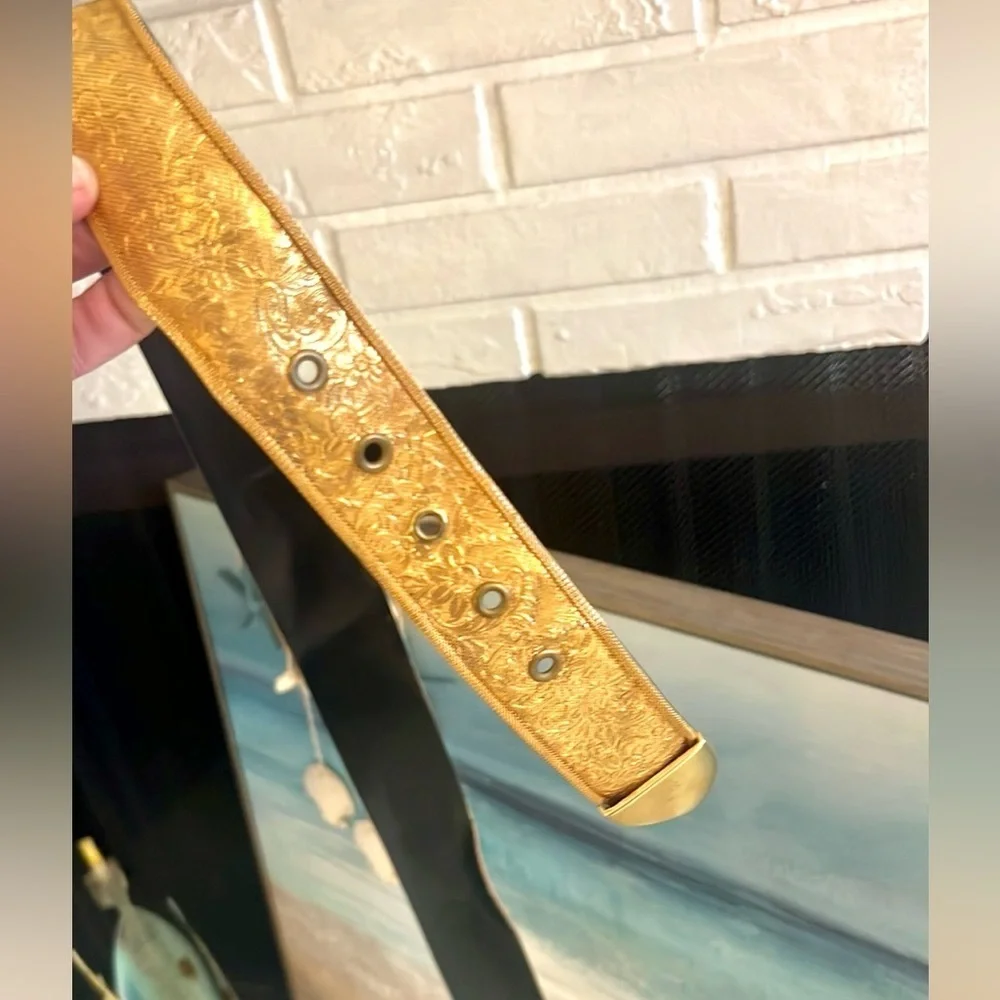 VTG Another Line, USA, Shiny Metallic Embossed Gold Belt, Stunning, size Med